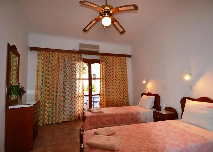 Hotel Georgia Perissa (Santorini)