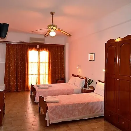 Hotel Georgia Perissa (Santorini)