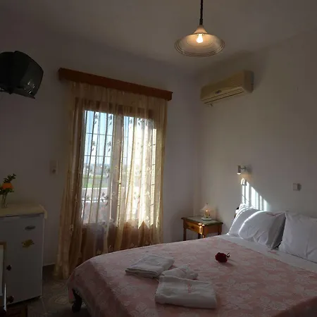 Georgia Perissa (Santorini)
