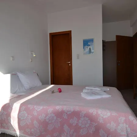 Georgia 3* Perissa (Santorini)