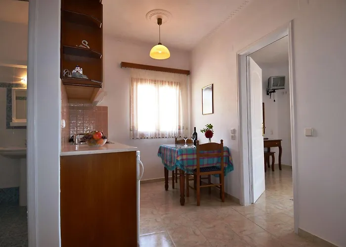 Georgia 3* Perissa (Santorini)