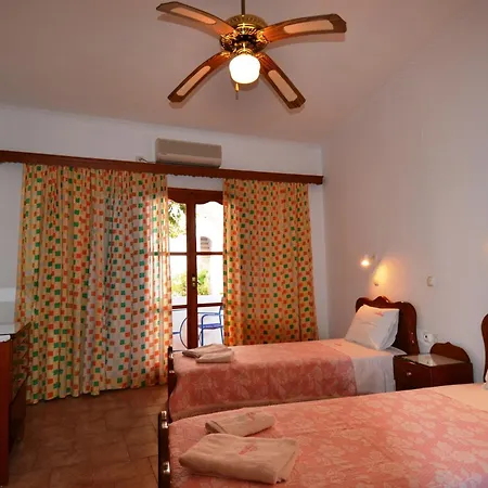 Hotel Georgia Perissa (Santorini)