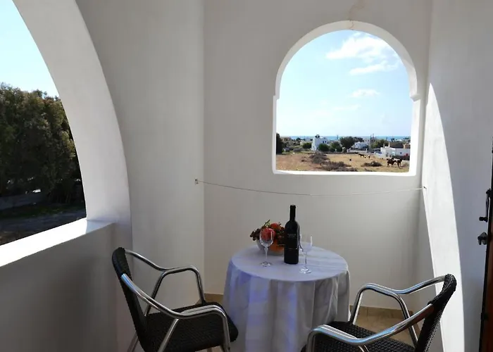 Georgia 3* Perissa (Santorini)