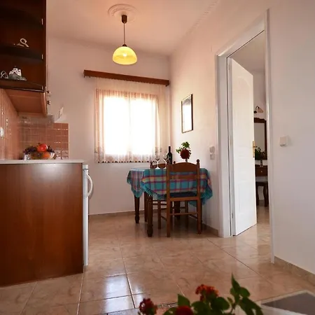 Georgia 3* Perissa (Santorini)