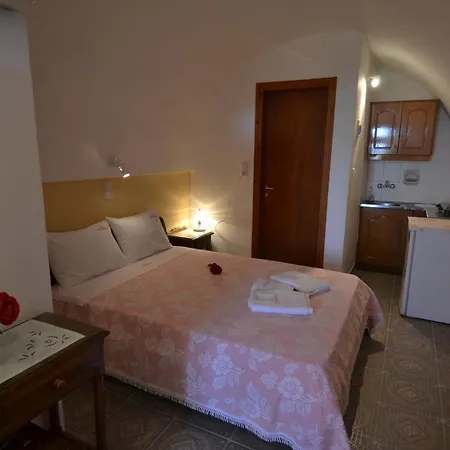 Georgia Perissa (Santorini)